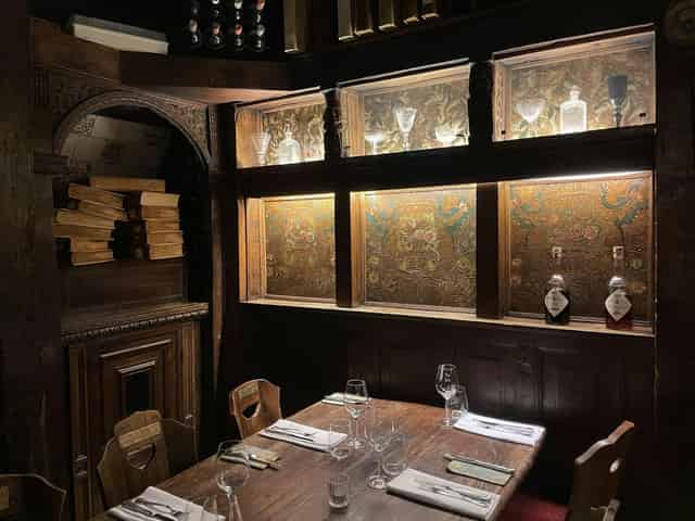The Binnenhof Room