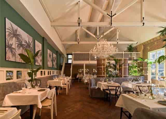 Stylish restaurant in The College Hotel Amsterdam for intimate gatherings or corporate events.