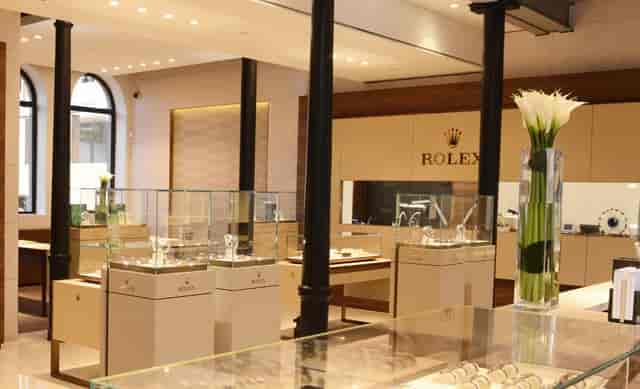 Diamond Polishing Experience at Gassan Diamonds, elegant Rolex showroom for corporate events.