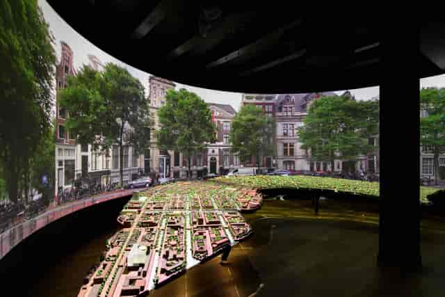Modern event space with immersive digital display at Museum of the Canals for innovative meetings.