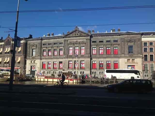 Allard Pierson Museum with large windows, perfect for events and exhibitions.