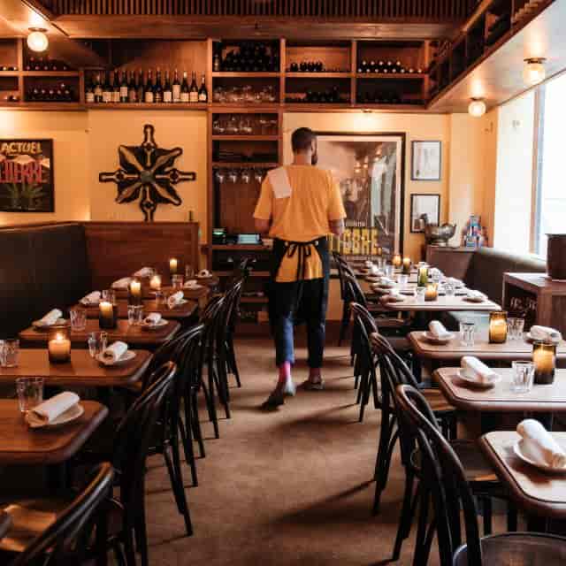 Cozy Alberto's Lounge in Swillhouse, ideal for intimate gatherings and corporate dinners.