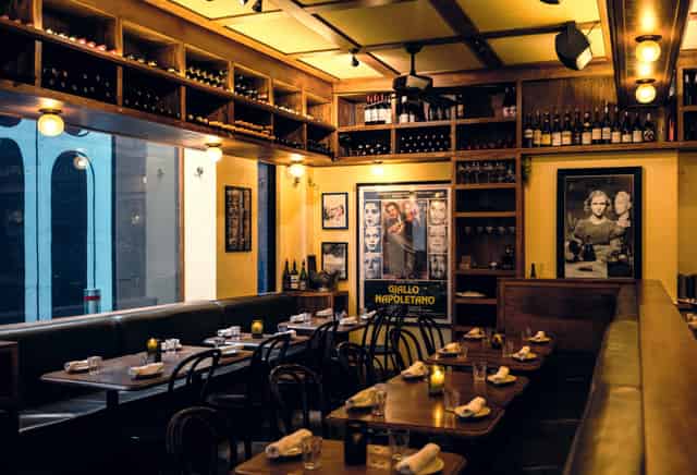 Alberto's Lounge