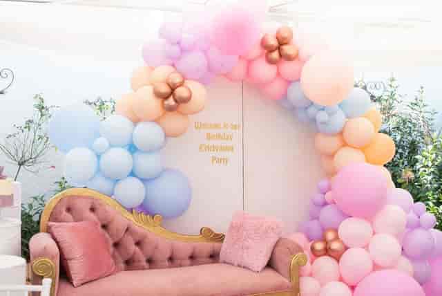 Pastel balloon arch in Houghton Terrace for a whimsical birthday celebration.