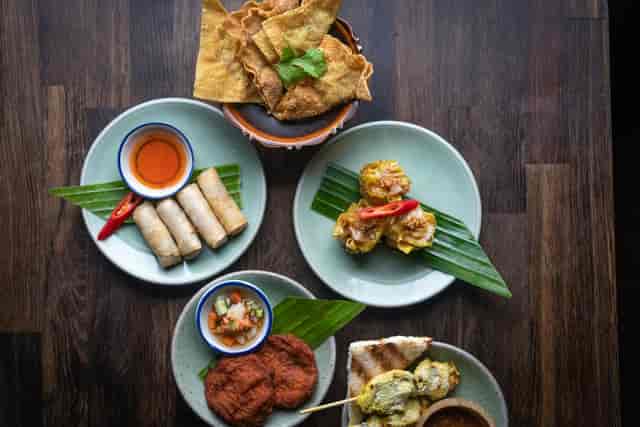 Enticing appetizers at Mai Thai Deli for a networking event or meeting break.