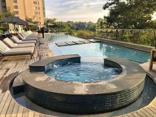 Sleek infinity pool at The Capital On the Park, ideal for summer events and gatherings.