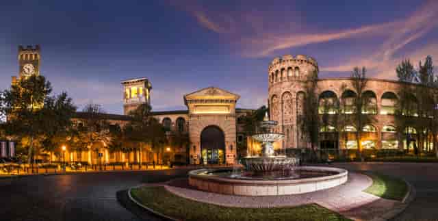 Conference venue in Montecasino with elegant fountain for meetings and receptions.