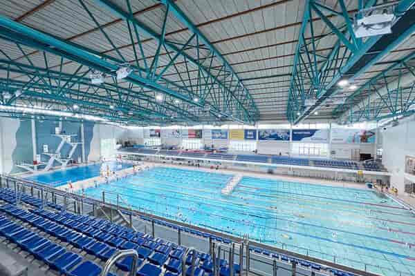 Indoor aquatic center in Kallio, Urheiluhallit, ideal for swimming competitions.