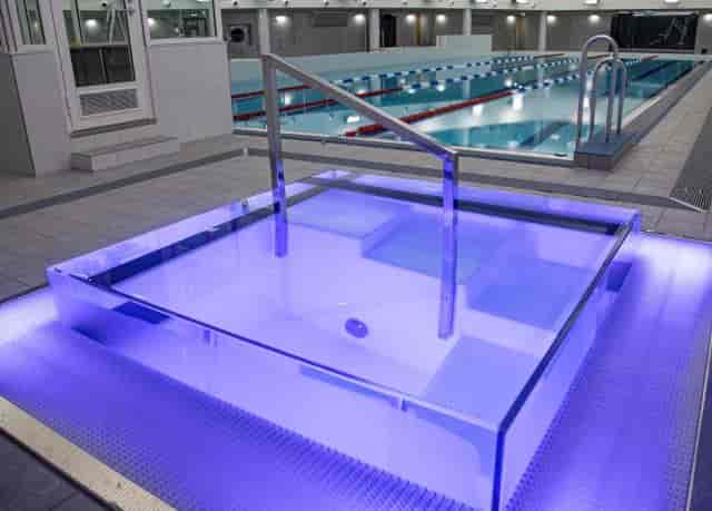 Contemporary Meeting Room Töölö with hot tub, ideal for wellness retreats and corporate events.