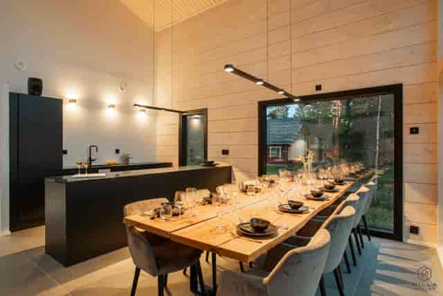 Sophisticated dining area in Hilla Villas, ideal for corporate retreats and gatherings.