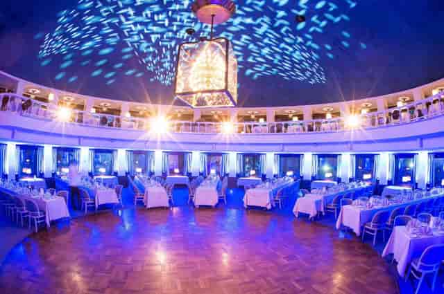 Large banquet facilities for business ...
