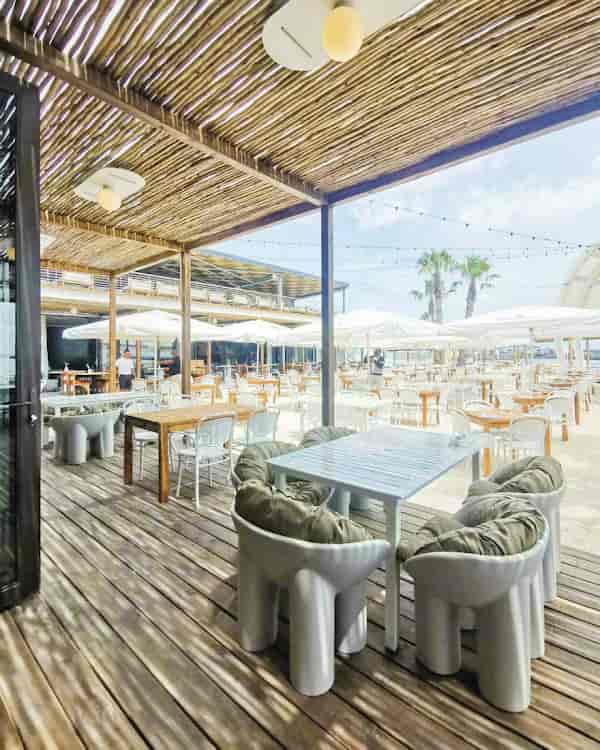 Champagne Deck at Cabo Beach Club: spacious outdoor venue for receptions and team-building.