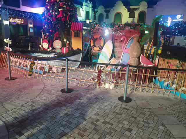 Vibrant event space on Hanover Street with tropical décor for themed parties.
