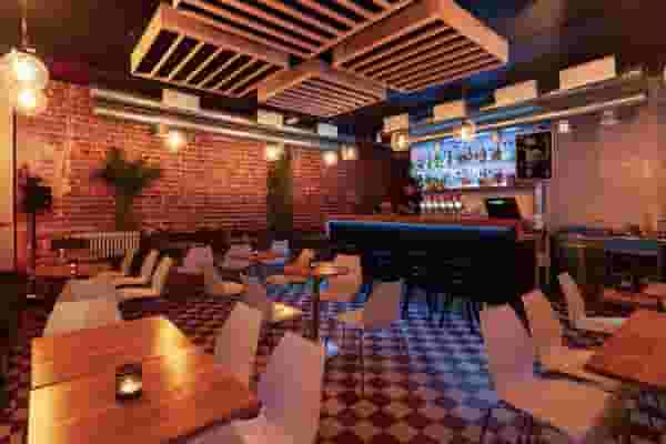 Cocktail bar