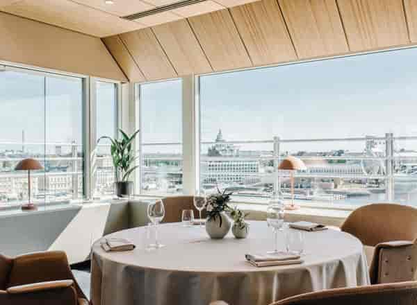 Elegant meeting space in Palace Restaurant with panoramic views for workshops and gatherings.
