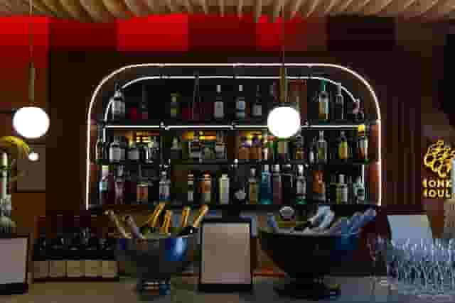 Cocktail bar