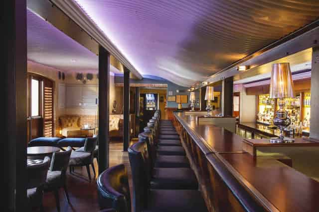 Bascule Bar