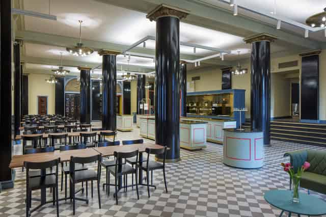 Restaurant Hall