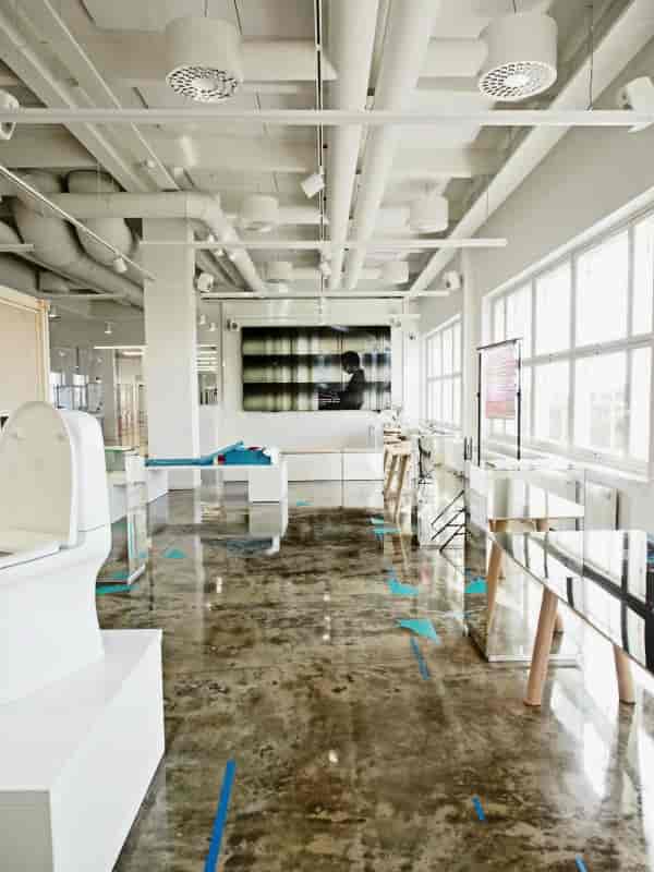 Modern meeting space in Iittala & Arabia Design Centre, ideal for corporate events and workshops.