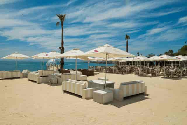 Ocean-view decks at Grand Africa Café, ideal for corporate retreats or social gatherings.