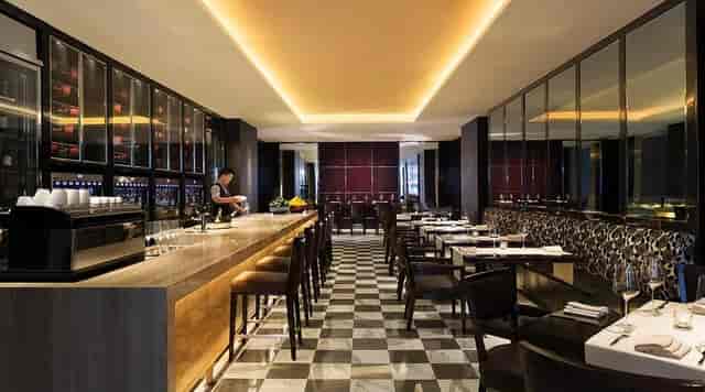 Sophisticated dining venue in JW Marriott Beijing ideal for corporate events and celebrations.