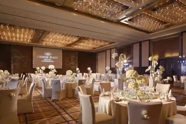 Elegant Lincoln Grand Ballroom with crystal chandeliers, ideal for weddings and corporate events.