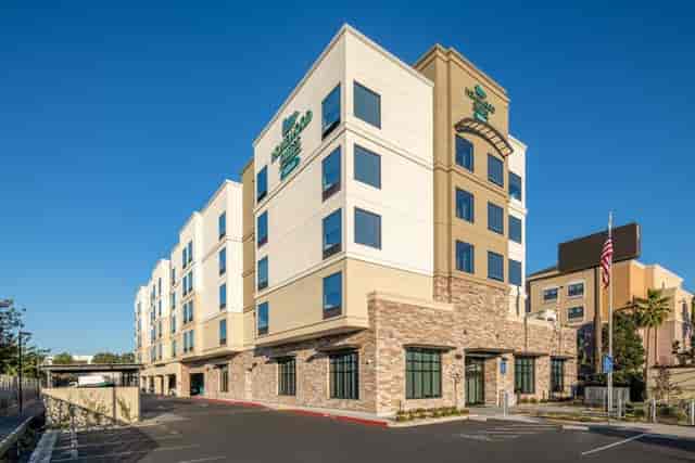 Innovation Meeting Room at Homewood Suites, modern design for corporate events.