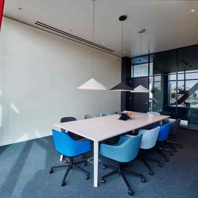 Modern Menlo Park conference room with sleek table, ideal for collaborative meetings