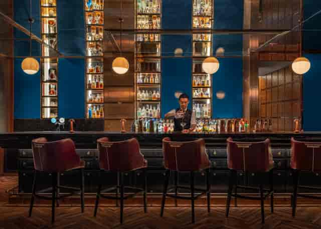 Stylish Mio bar with elegant design, perfect for casual networking events and gatherings.