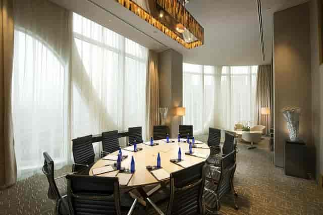 Sophisticated boardroom in Conrad Beijing, ideal for meetings and events.