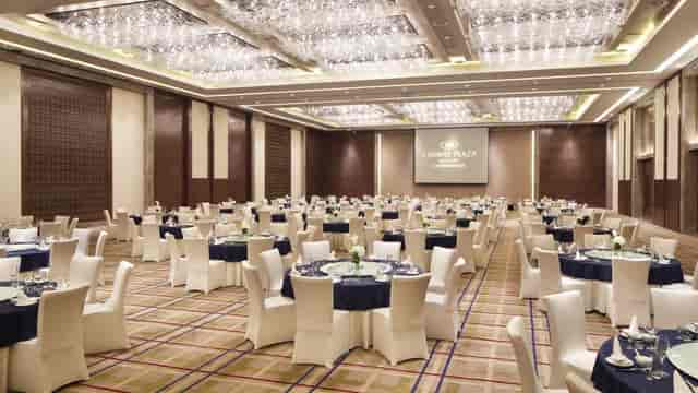 Elegant banquet hall in Crowne Plaza Beijing Lido, perfect for conferences and weddings.