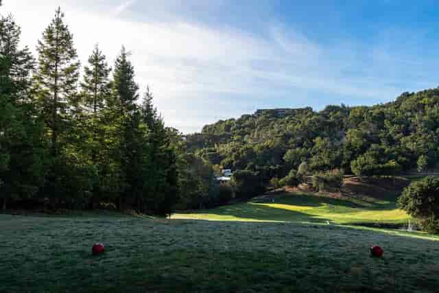 Elks Lodge at Emerald Hills: scenic event venue for corporate retreats and team-building.