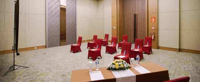 Kalimaya Meeting Room with red chairs for small gatherings at ICE Indonesia