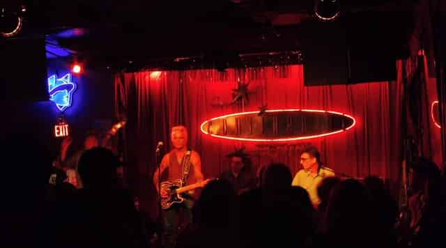 Live music bar