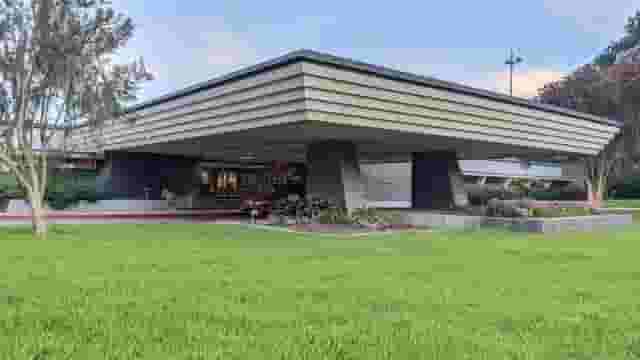 local_government_office