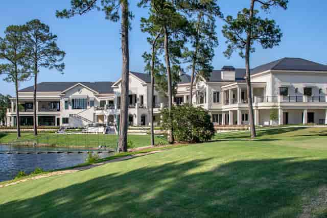 Main Clubhouse at Lakeside Country Club, elegant venue for corporate retreats and events.