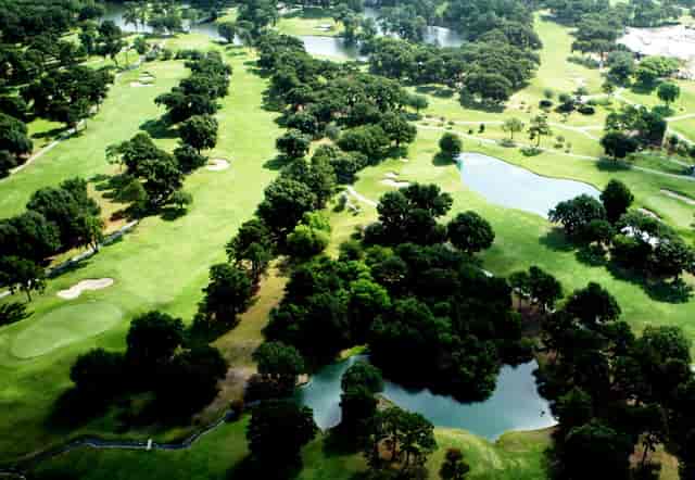 Lakeside Country Club luncheon with lush golf course, perfect for corporate retreats.