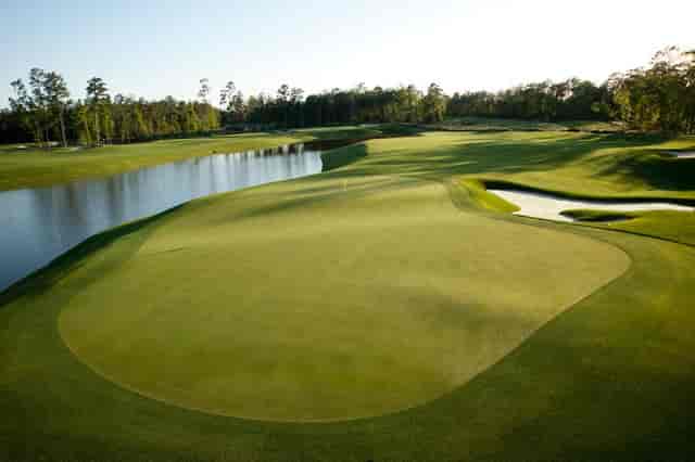 Main reception room at Golf Club of Houston, ideal for corporate events and team-building.