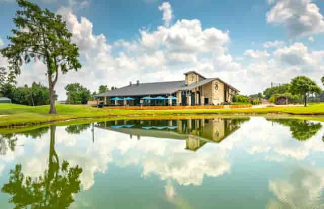Little Meadow at Jersey Meadow Golf Course: scenic venue for outdoor corporate events.