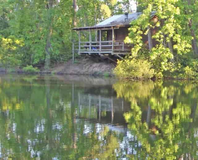 Lakeside cabin at Artesian Lakes, perfect for retreats and team-building events.
