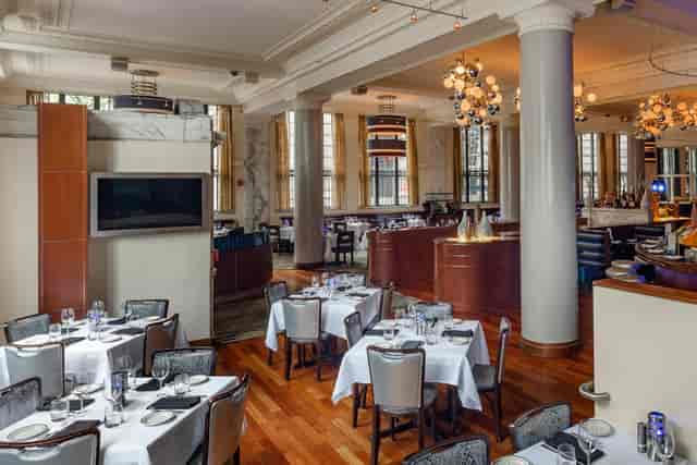 Elegant Scollay Square Room at Oceanaire, ideal for corporate events and gatherings.