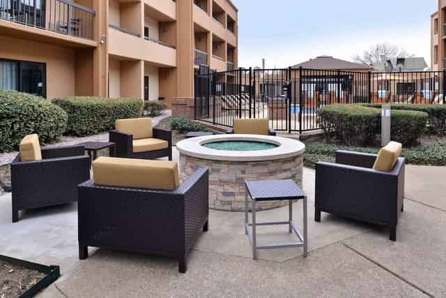 Courtyard & Patio