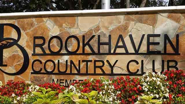 Brookhaven Country Club entrance sign, elegant venue for events and weddings.