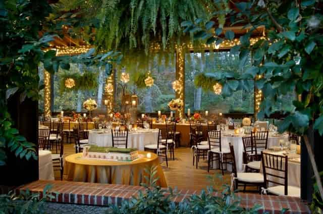 Lioncrest Chestnut Room