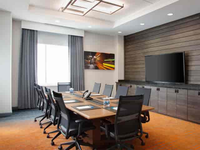 Silicon Valley Boardroom at San Jose Marriott, modern meeting space for corporate events.