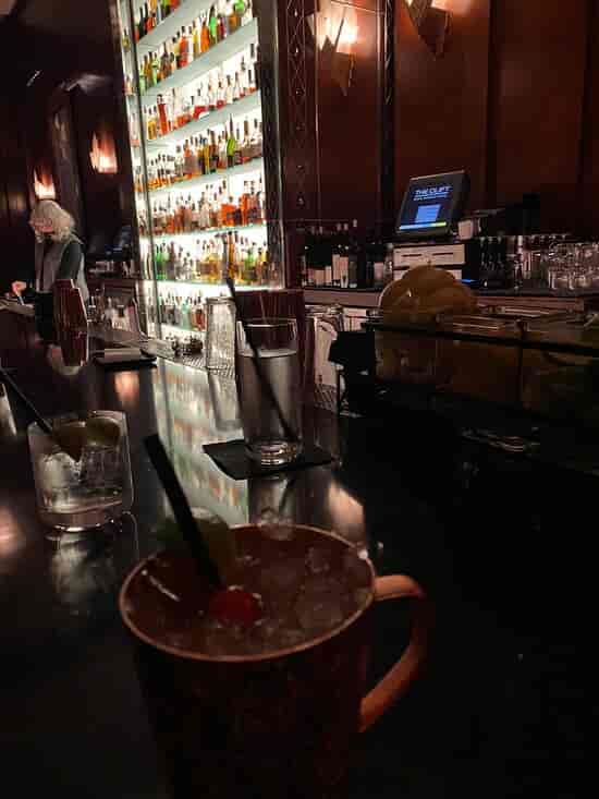 Stylish cocktail bar in Redwood Room, ideal for networking events and social mixers.