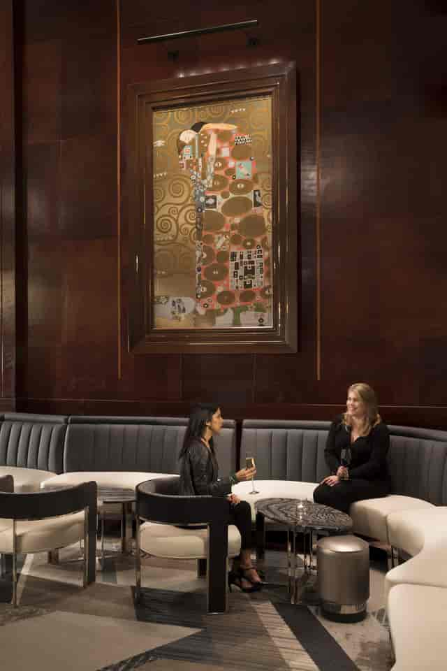 Elegant lounge in Redwood Room, perfect for networking events and small gatherings.
