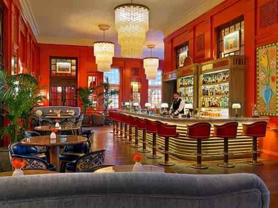 Cocktail bar