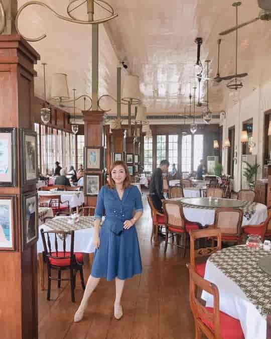Private dining room at Café Batavia, elegant decor for intimate meetings and celebrations.