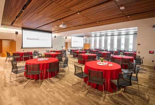 Conference center with round tables, ideal for meetings and banquets in Li Ka Shing Center.